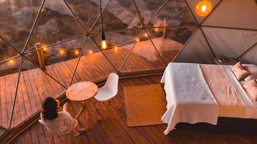 Vista interna quarto Glamping - Ano Novo na Chapada dos Veadeiros