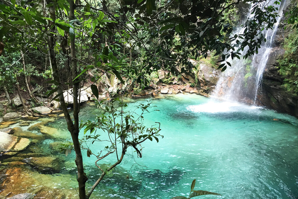 Melhores cachoeiras na chapada dos veadeiros - Santa Barbara