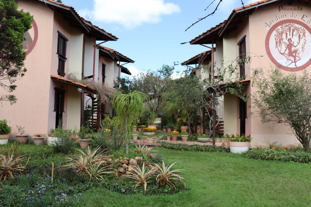 guesthouse or glamping in chapada dos veadeiros 